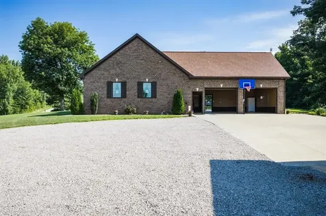 10835 Jackson Road North Utica KY 42376