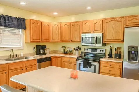 102 Goldfinch Drive Owensboro KY 42301-0255