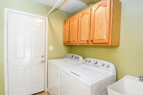 102 Goldfinch Drive Owensboro KY 42301-0255