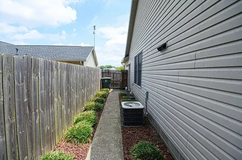 102 Goldfinch Drive Owensboro KY 42301-0255