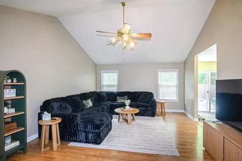 102 Goldfinch Drive Owensboro KY 42301-0255