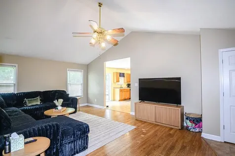 102 Goldfinch Drive Owensboro KY 42301-0255