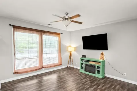 6452 Autumn Valley Trace Utica KY 42376