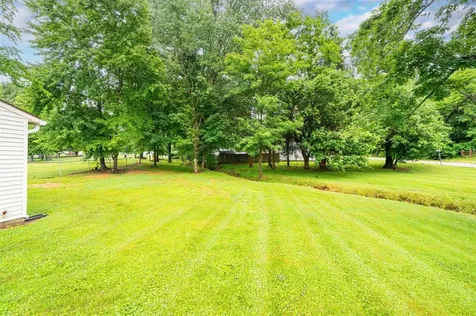 10570 Jefferson Street Whitesville KY 42378-9594