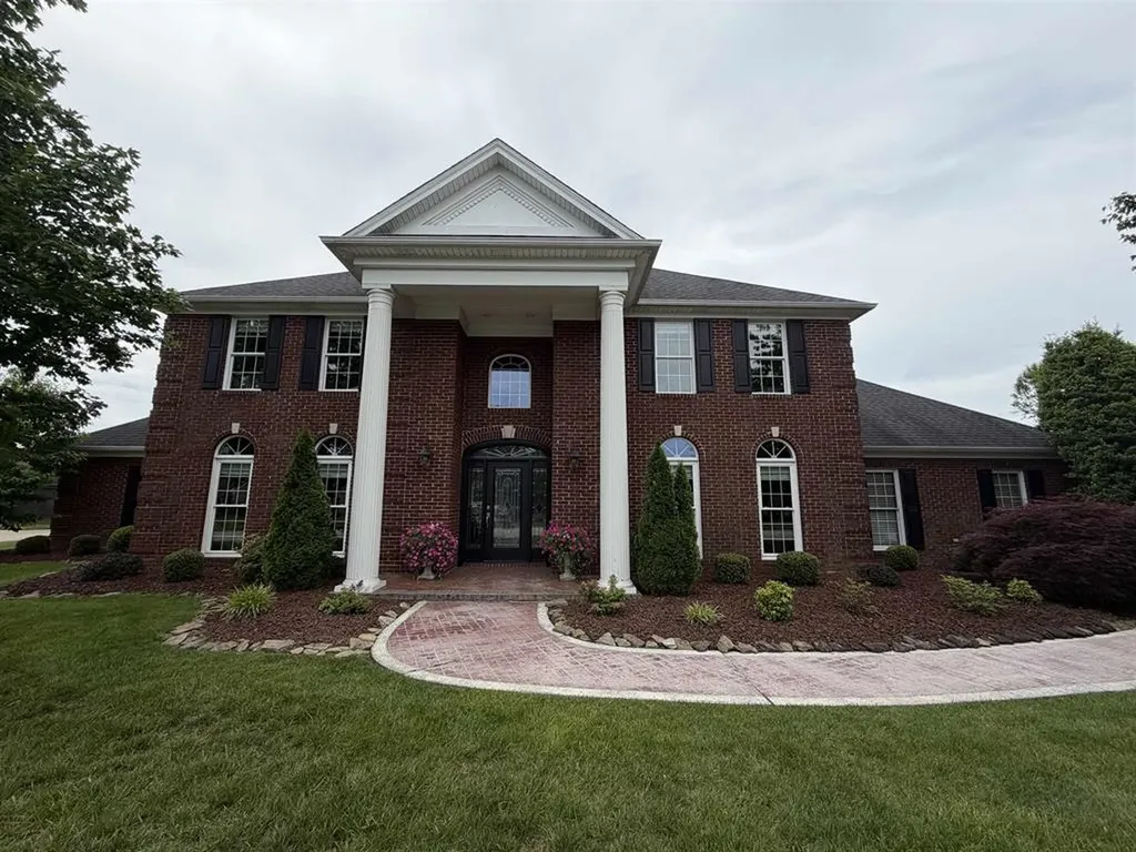 4249 Lake Forest Drive Owensboro KY 42303