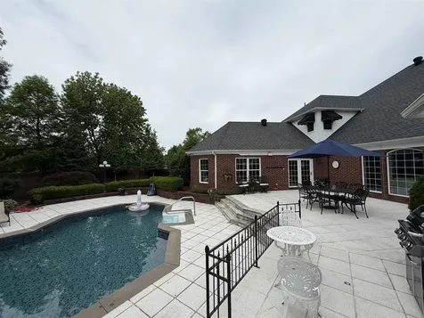 4249 Lake Forest Drive Owensboro KY 42303