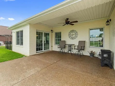 130 Oak Tree Lane Calhoun KY 42327