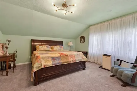134 S Seminary Street Madisonville KY 42431