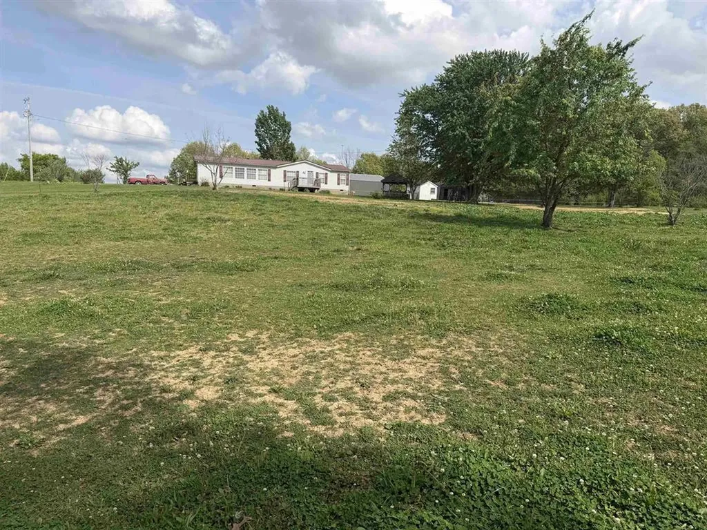 2945 Moseley Road Utica KY 42347