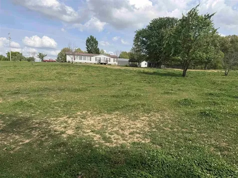 2945 Moseley Road Utica KY 42347
