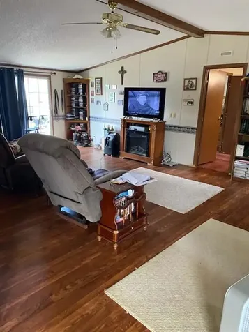 2945 Moseley Road Utica KY 42347