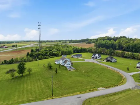 35 Paxton Circle Hartford KY 42347