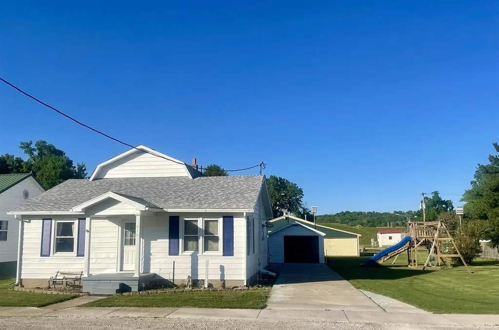 670 Main Street Hawesville KY 42348