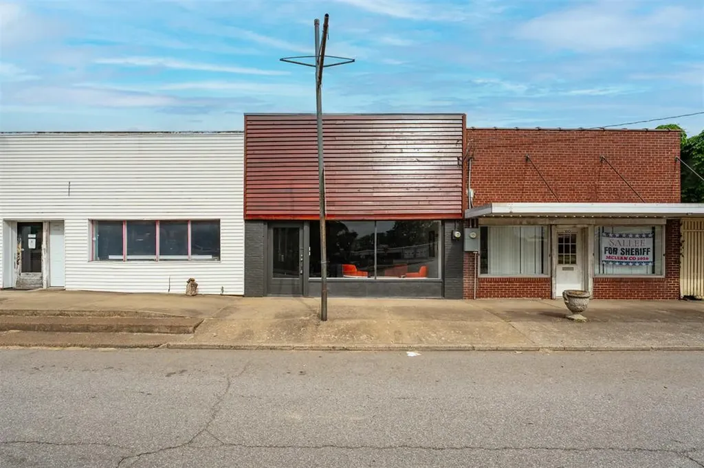 166 Main Street Calhoun KY 42327