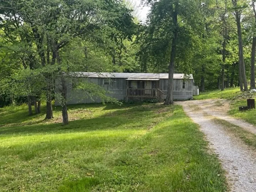 50 Bickett Road Whitesville KY 42378