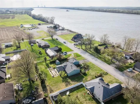 1515 Riverview Drive Lewisport KY 42351