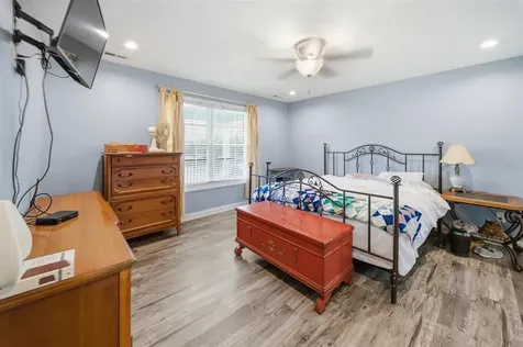 201 Oost Road Utica KY 42376