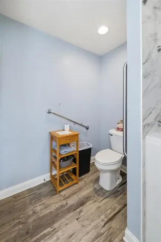 201 Oost Road Utica KY 42376