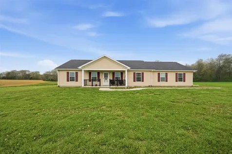 201 Oost Road Utica KY 42376