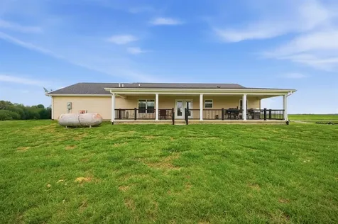 201 Oost Road Utica KY 42376