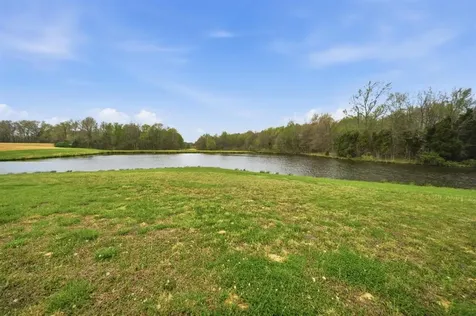 201 Oost Road Utica KY 42376