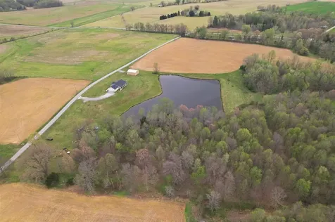 201 Oost Road Utica KY 42376