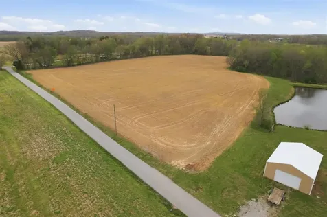 201 Oost Road Utica KY 42376