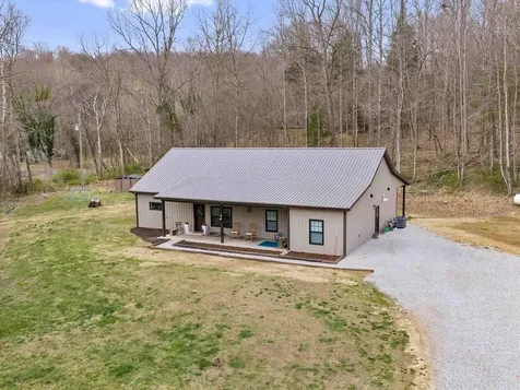 290 Railroad Bed Road Fordsville KY 42343