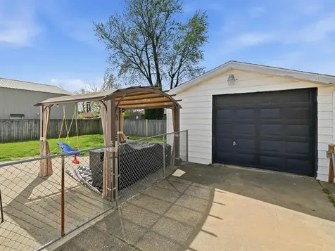 761 Sturgeon Avenue Owensboro KY 42301