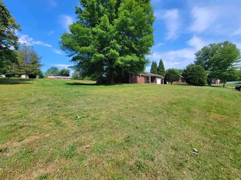 201 E Iron Mountain Drive Hartford KY 42347