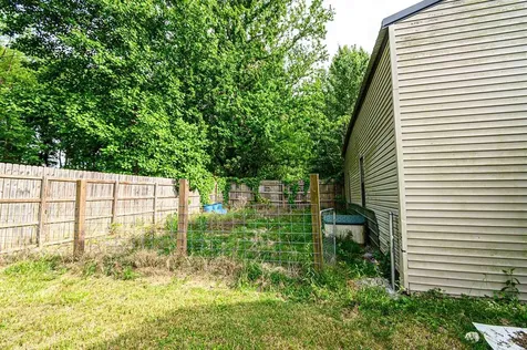 10331 Highway 231 Utica KY 42376