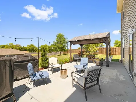 2338 Blossom Court Utica KY 42376