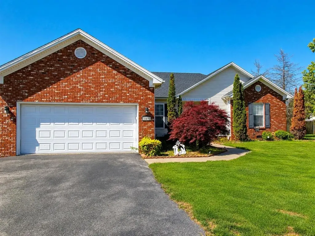 109 Shadowood Trl, Hopkinsville KY 42240