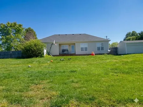 109 Shadowood Trl, Hopkinsville KY 42240