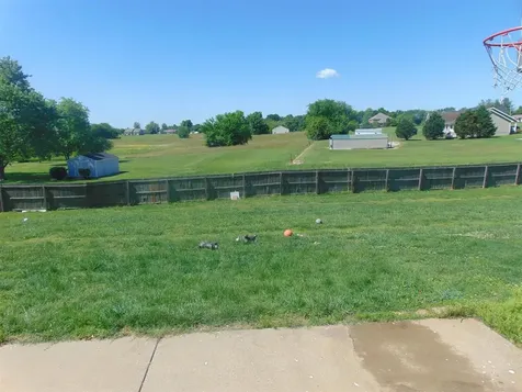 109 Shadowood Trl, Hopkinsville KY 42240