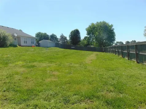 109 Shadowood Trl, Hopkinsville KY 42240