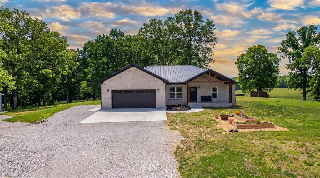 600 Weedman Loop Cromwell KY 42333