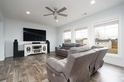 6275 Valley Brook Trace Utica KY 42376