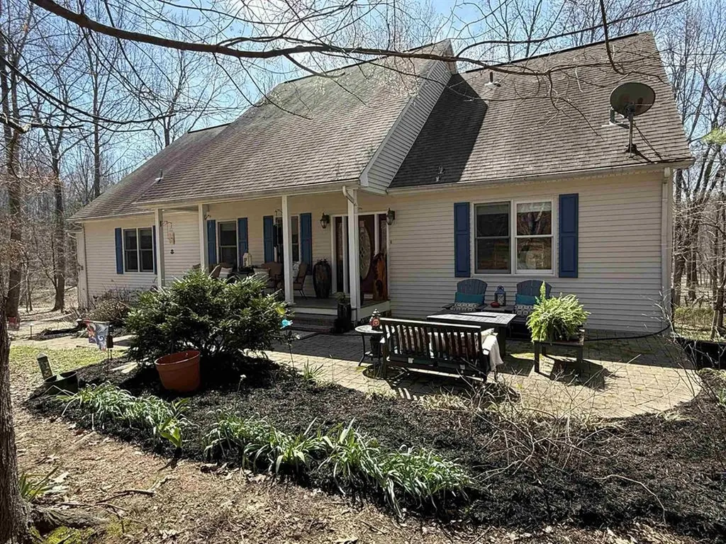 8121 Highway 762 Philpot KY 42366-9102