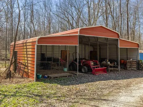 8121 Highway 762 Philpot KY 42366-9102