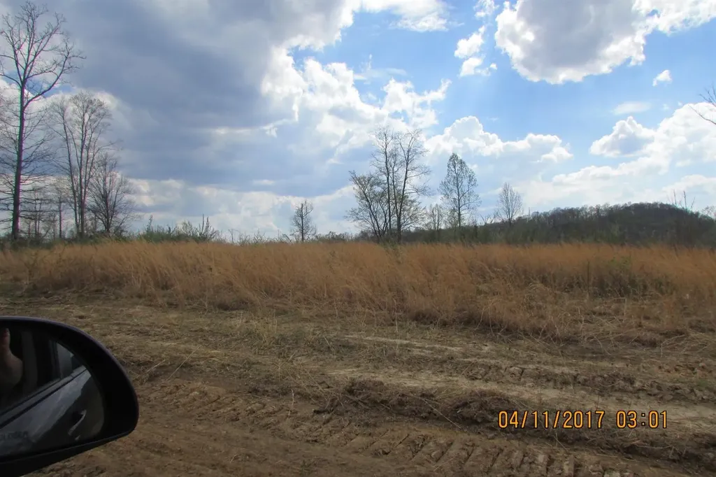 100 Old Stinking Creek Road Flat Lick KY 40906