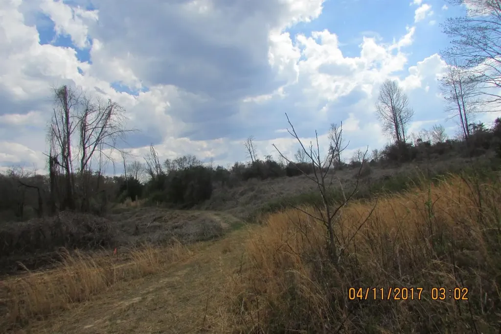 100 Old Stinking Creek Road Flat Lick KY 40906