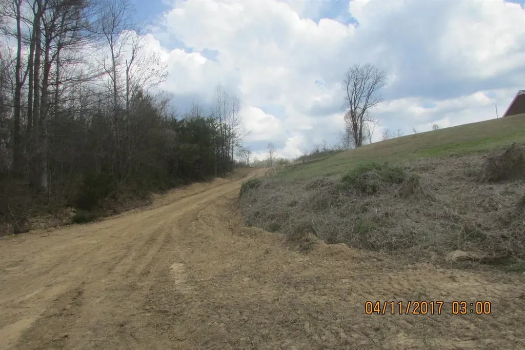 100 Old Stinking Creek Road Flat Lick KY 40906
