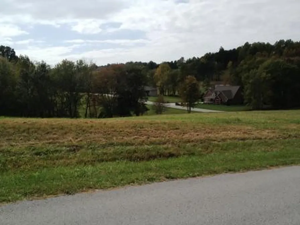 39 Deerfoot Valley London KY 40741