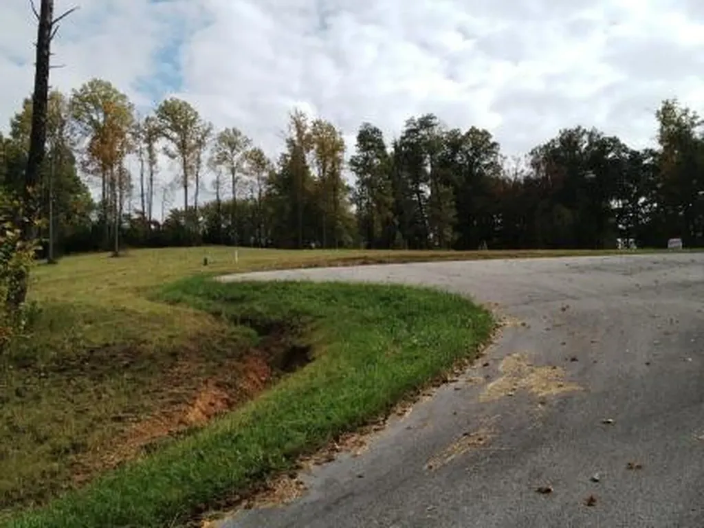 66 Deerfoot Valley London KY 40741
