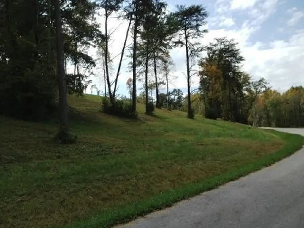 13 Deerfoot Valley London KY 40741