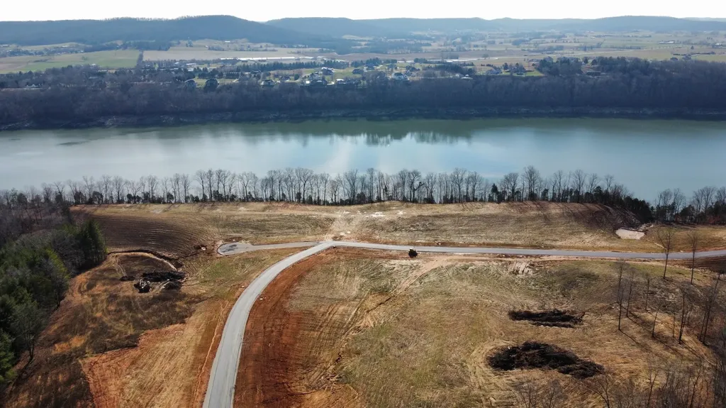 1 Goldenberg Lane Somerset KY 42503