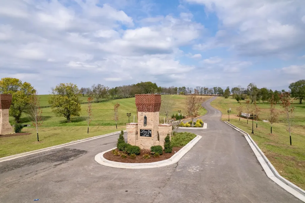 121 Lamplight Landing Nicholasville KY 40356