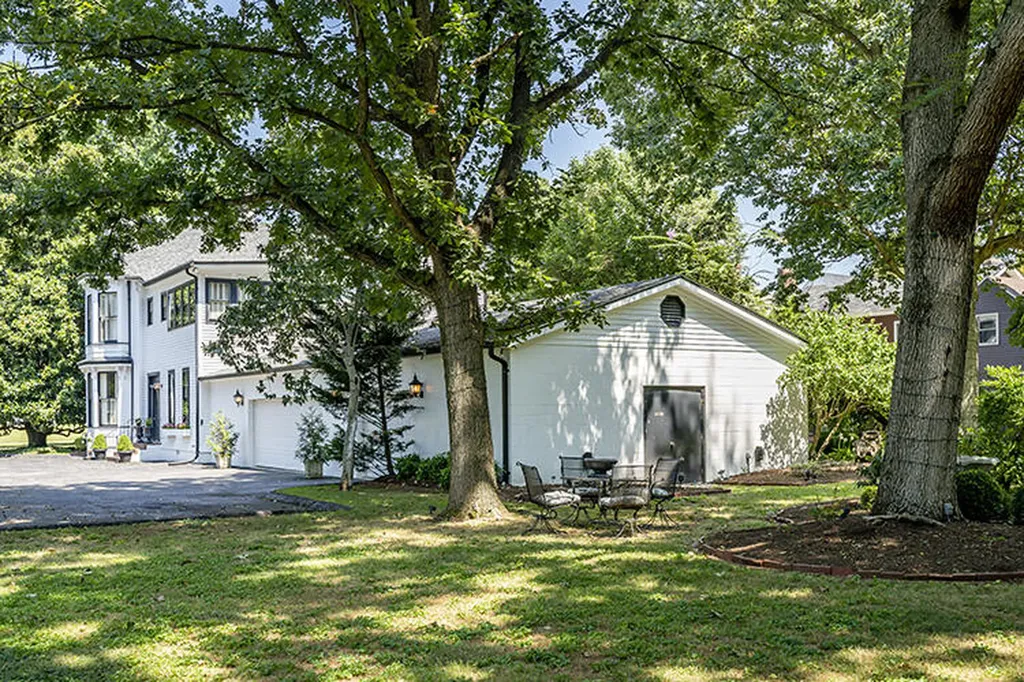 230 E Lexington Avenue Danville KY 40422