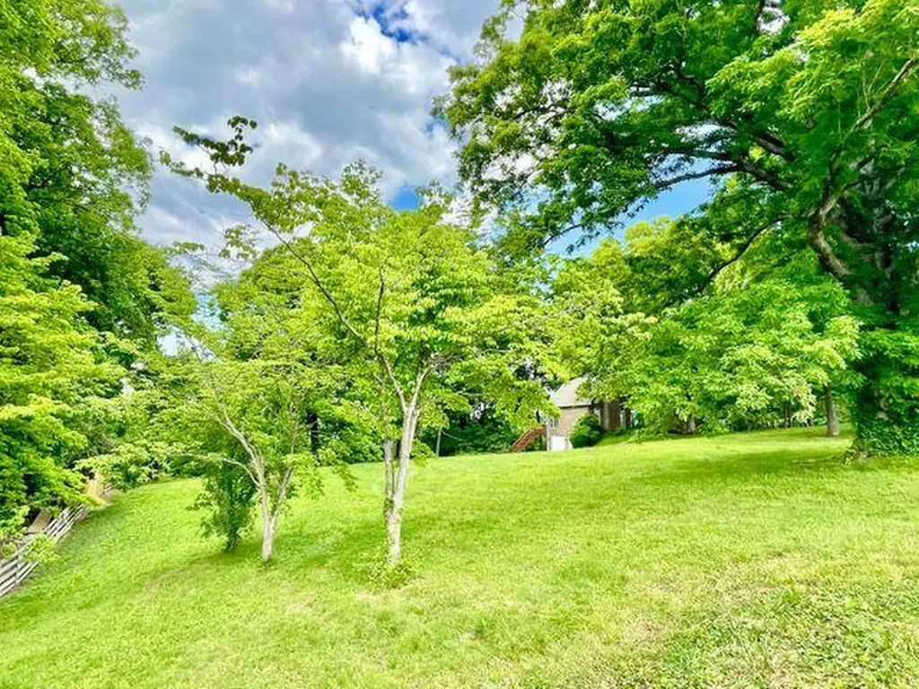 44 Green Hills Estates Road Monticello KY 42633